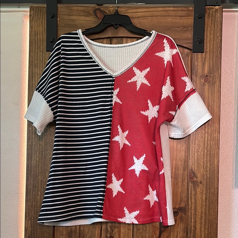 Women's Red and Black Star Pattern Top